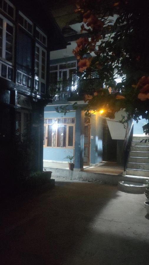 The Prasher Lodge Mall Road Manali Exterior photo