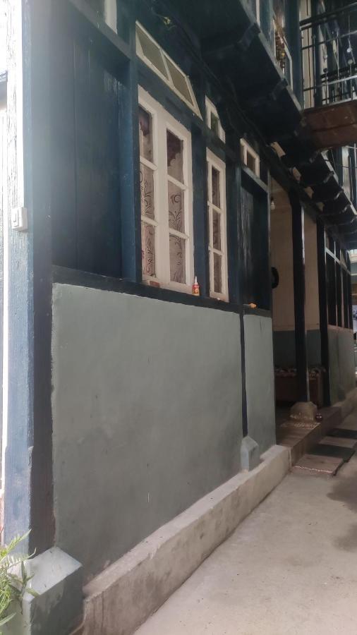 The Prasher Lodge Mall Road Manali Exterior photo