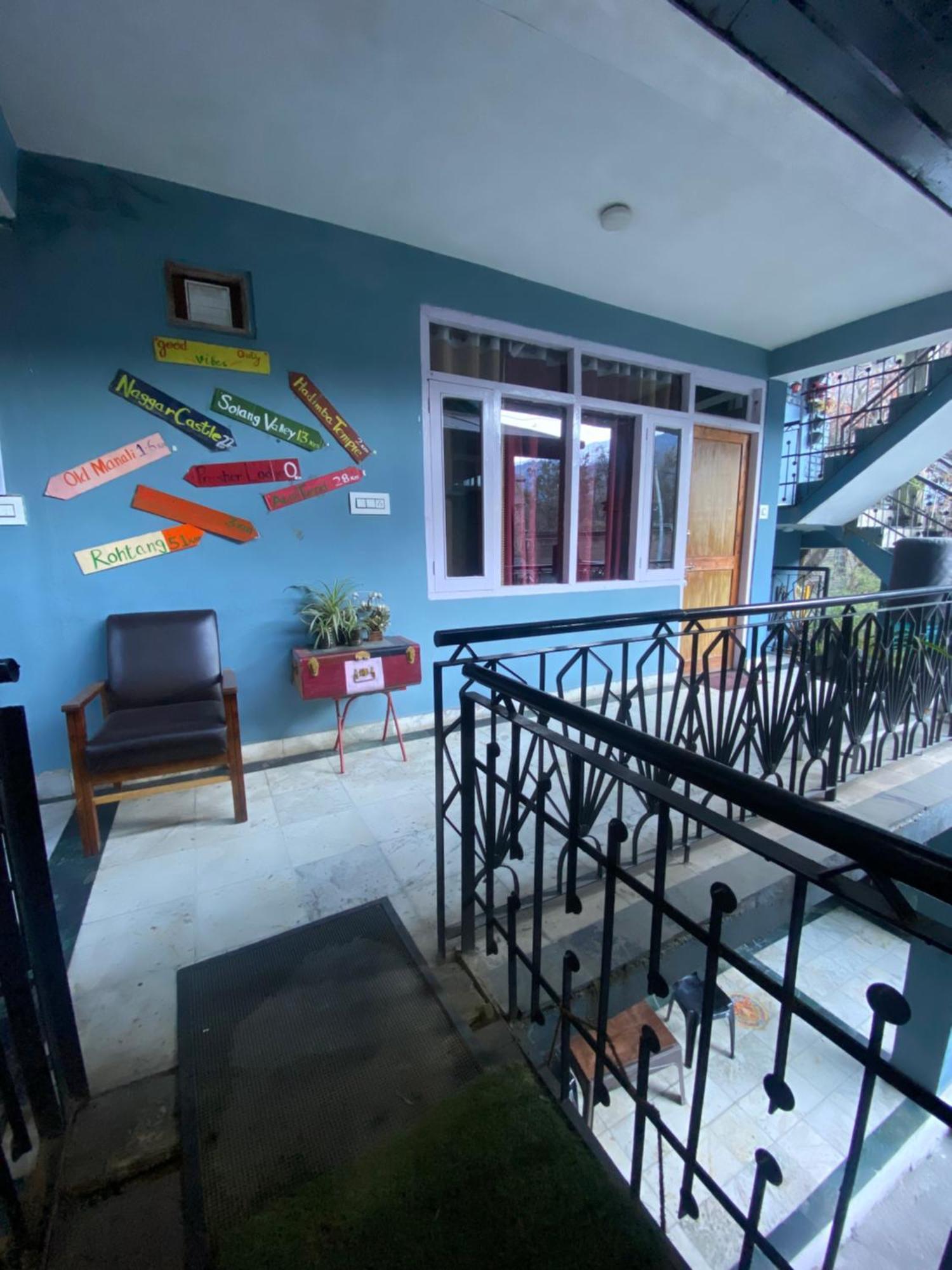 The Prasher Lodge Mall Road Manali Exterior photo