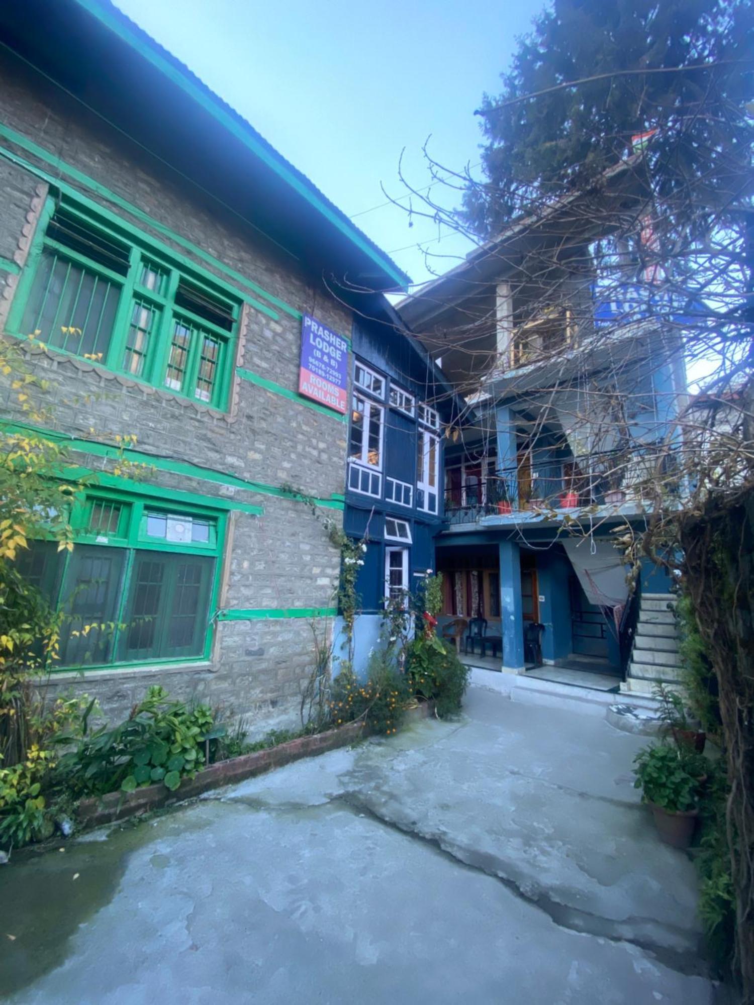 The Prasher Lodge Mall Road Manali Exterior photo